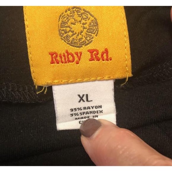 Ruby Rd Women's Pullover Top XL, Black with Tribal Beading - Picture 4 of 5